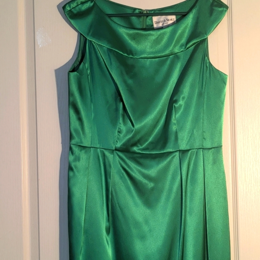 Danny & Nicole Dress With Belt